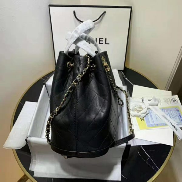 chanel shoulder handbags