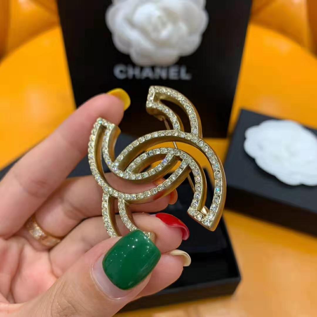 Chanel Women Brooch in Metal & Diamantés-Gold - LULUX