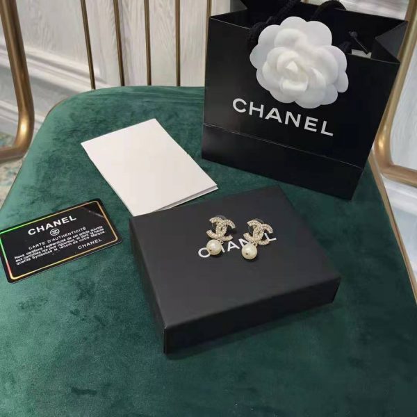 Chanel Women Earrings in Metal Glass Pearls Resin & Diamantés-White - LULUX