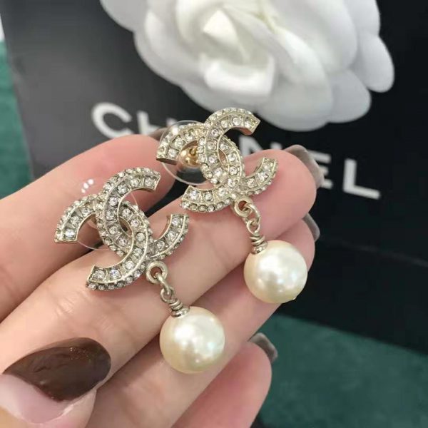 Chanel Women Earrings in Metal Glass Pearls Resin & Diamantés-White - LULUX