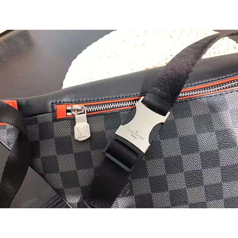 Louis Vuitton Discovery Bumbag Reviewed
