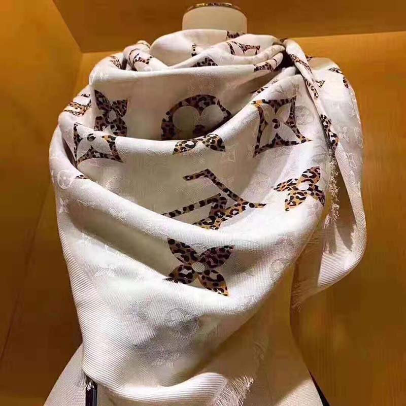 Louis Vuitton Hat And Scarf Set Yupoong Classic | semashow.com