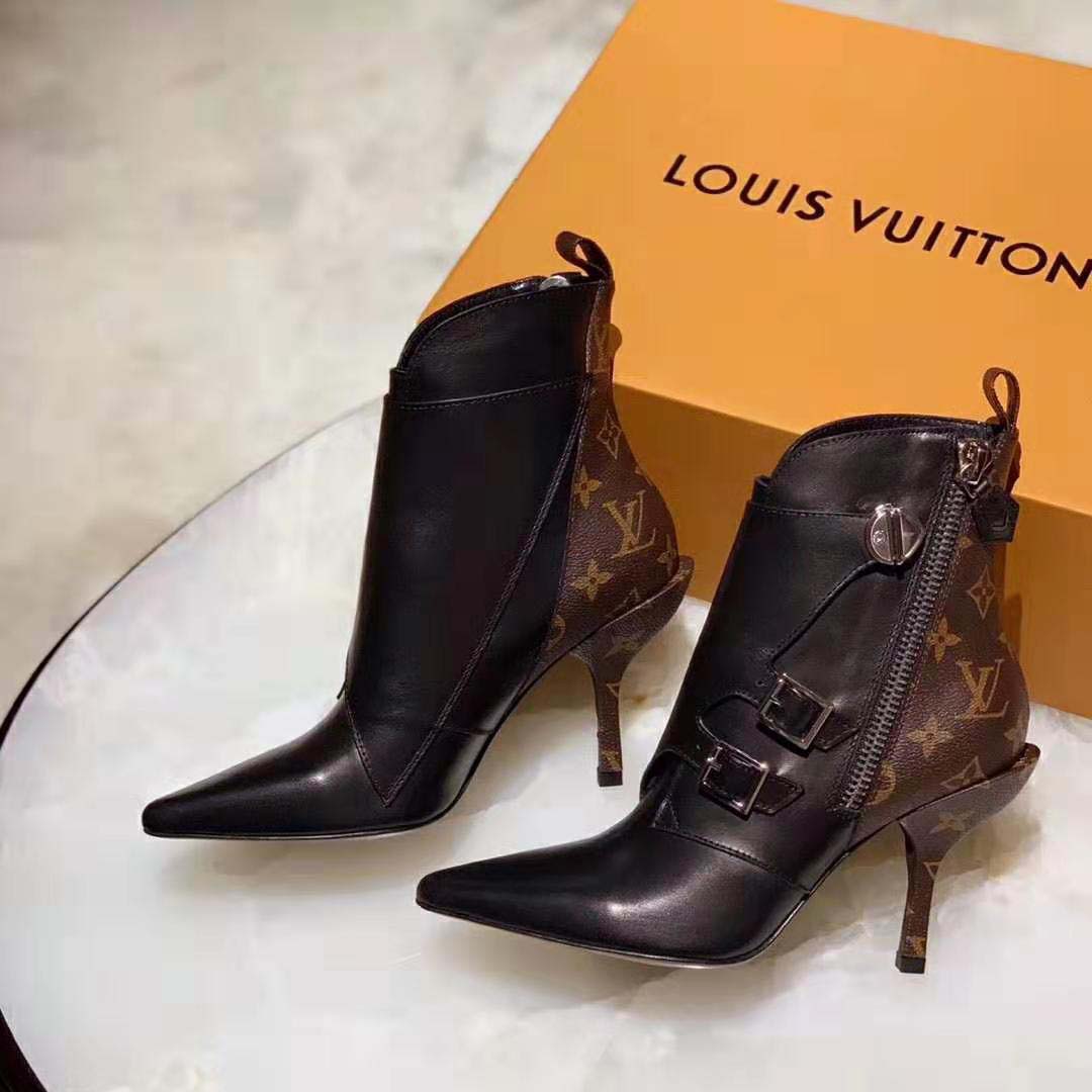 Lauréate leather boots Louis Vuitton Black size 39.5 EU in Leather -  35177637
