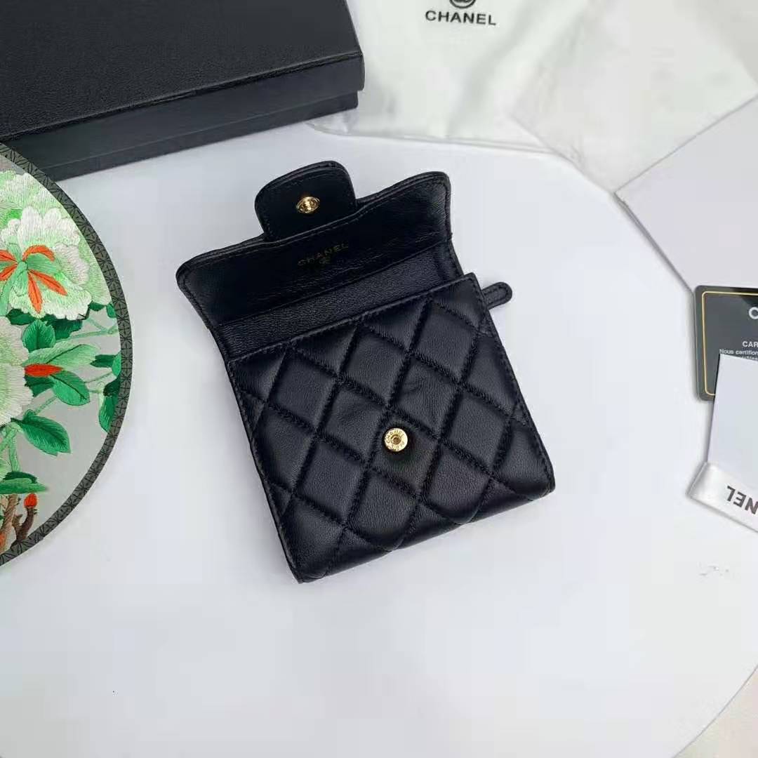 Chanel Women Classic Small Flap Wallet in Lambskin & Gold-Tone Metal