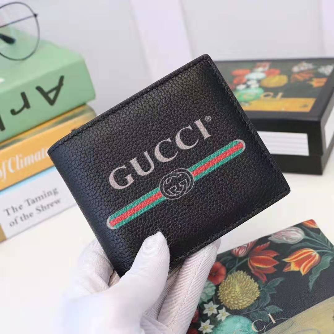 Gucci GG Men Gucci Print Leather Bi-Fold Wallet in Black Leather - LULUX