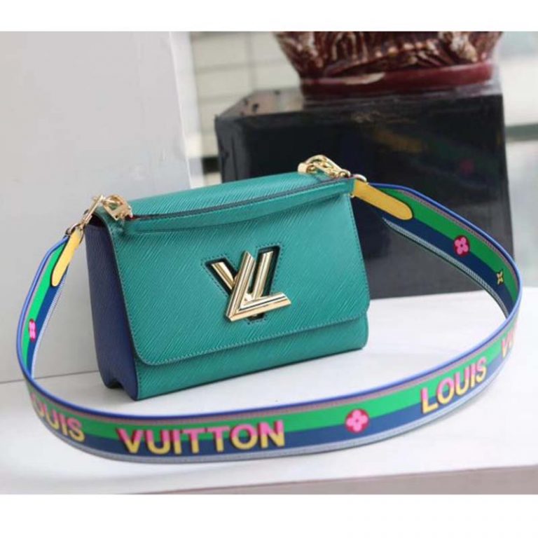Louis Vuitton Pochette Beige - 32 For Sale on 1stDibs