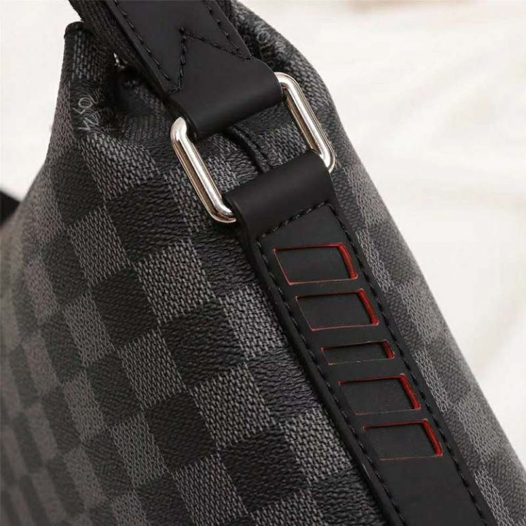 Louis Vuitton LV Men Damier Cobalt Race Discovery Messenger PM Bag-Grey ...