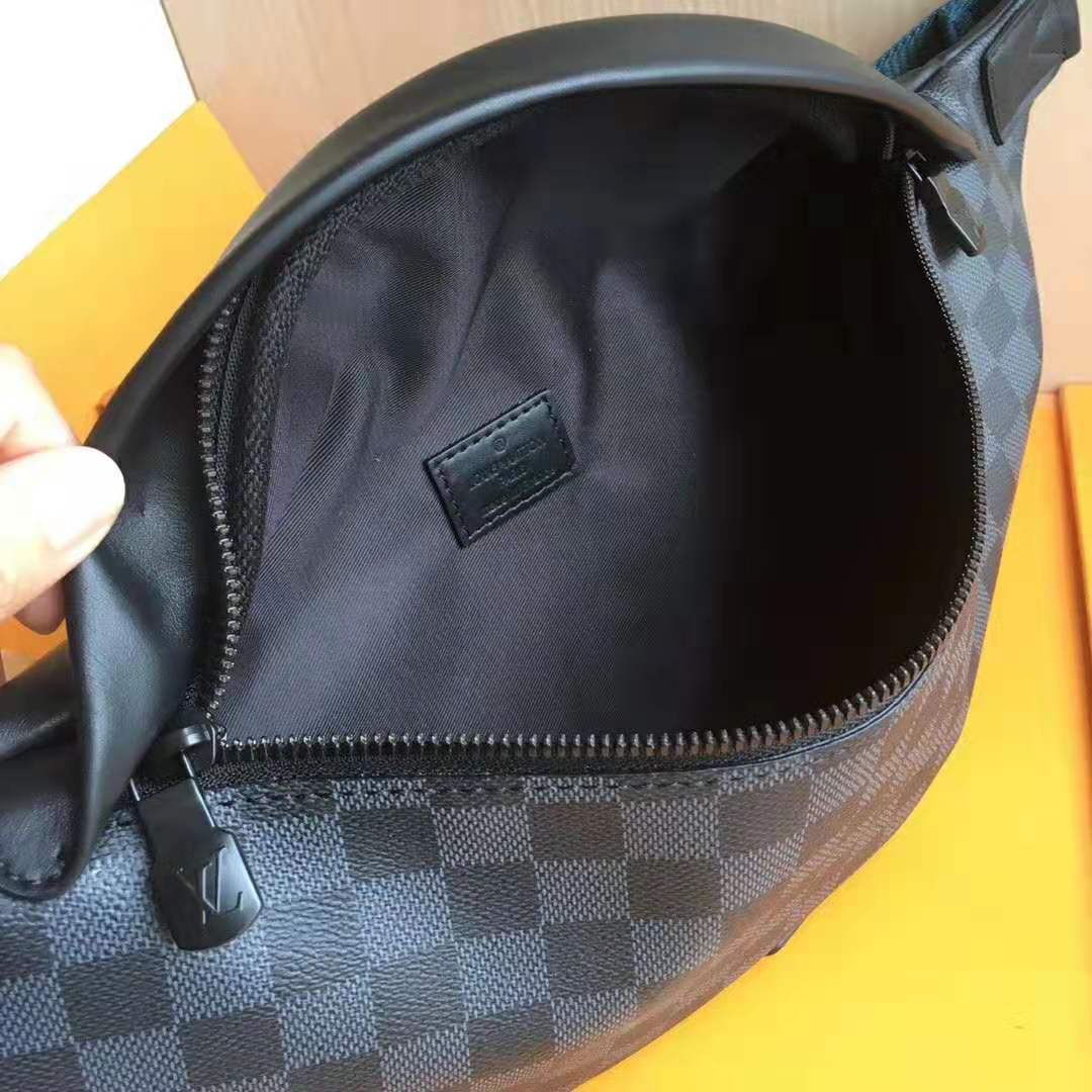 Louis Vuitton LV Men Discovery Bumbag in Damier Graphite Canvas-Grey - LULUX