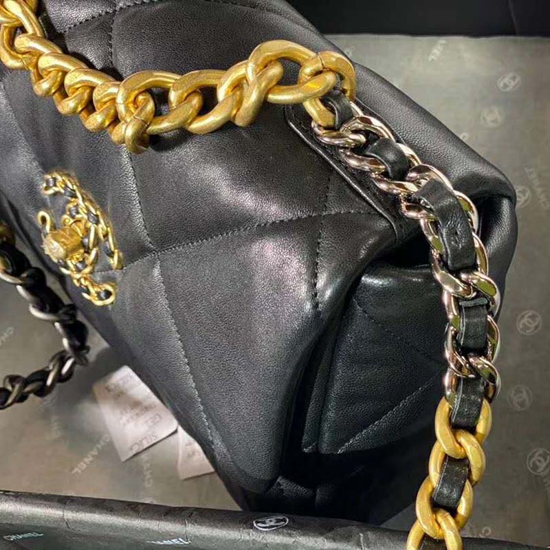 Chanel Women Chanel 19 Flap Bag in Goatskin Leather-Black - LULUX