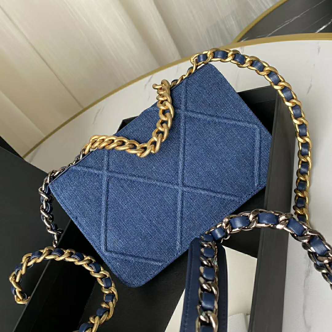 Chanel Women Chanel 19 Wallet On Chain Denim Blue - LULUX