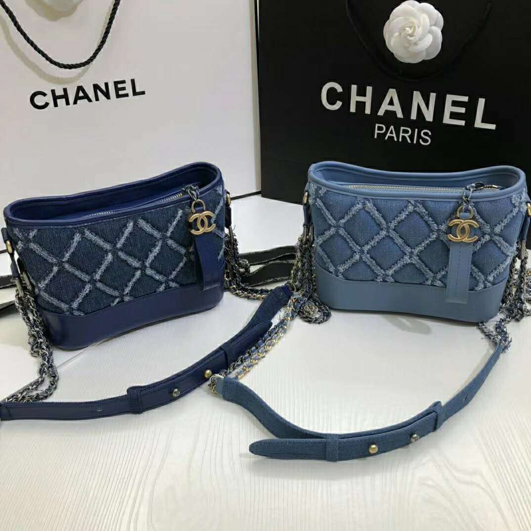 chanel gabrielle mini size