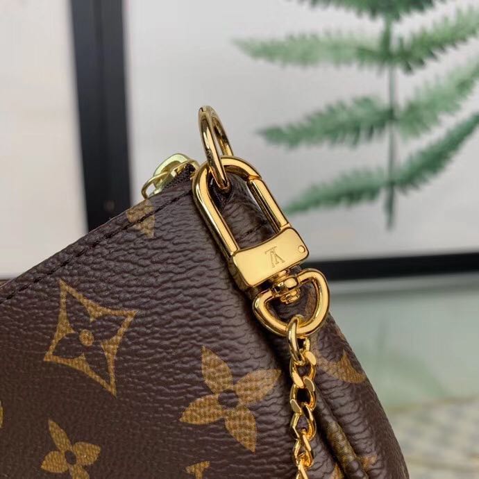 Louis Vuitton Pochette Accessoires With Extended Chain