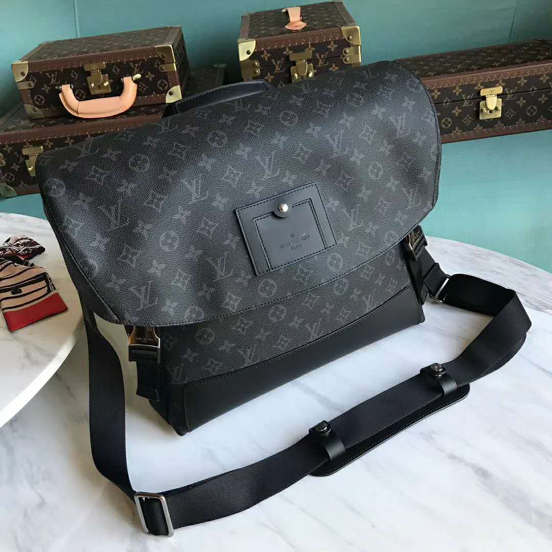 Louis Vuitton voyager Messenger Bag M40511 - luxuriaworld