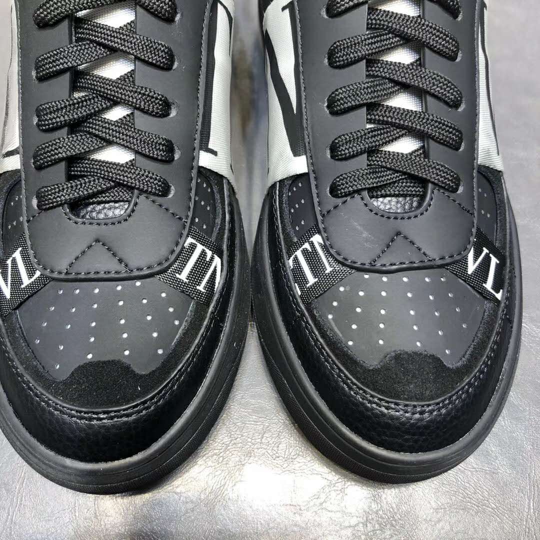 Valentino Unisex Calfskin VL7N Sneaker Bands Rubber-Effect VLTN Logo