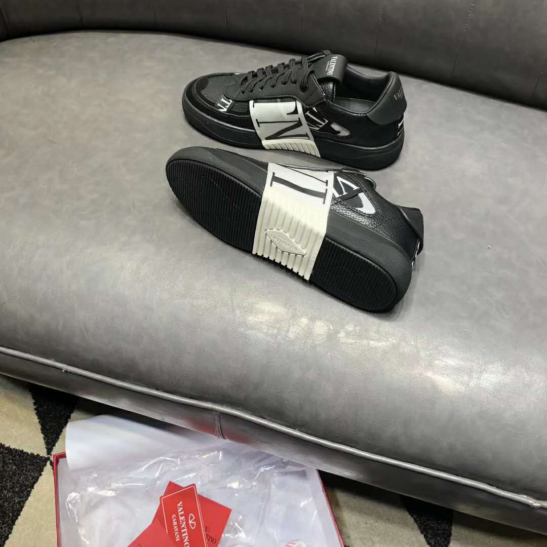calfskin vl7n sneaker with bands
