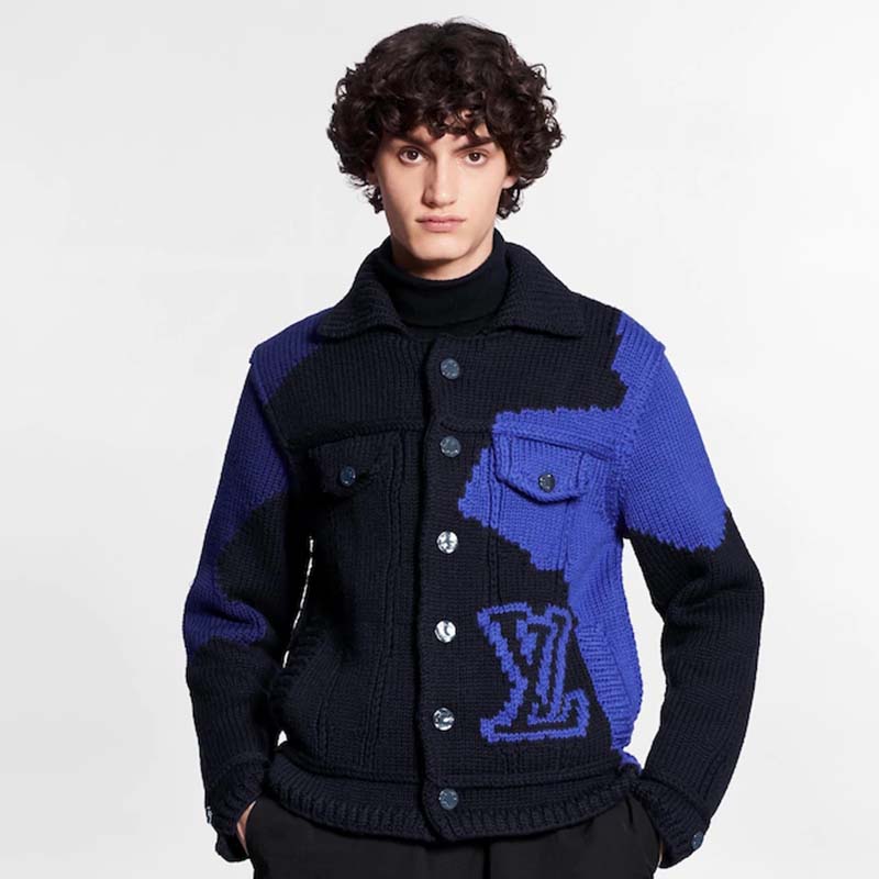 Louis Vuitton Blue 2054 Monogram Windbreaker Jacket, Men's Fashion, Coats,  Jackets and Outerwear on Carousell