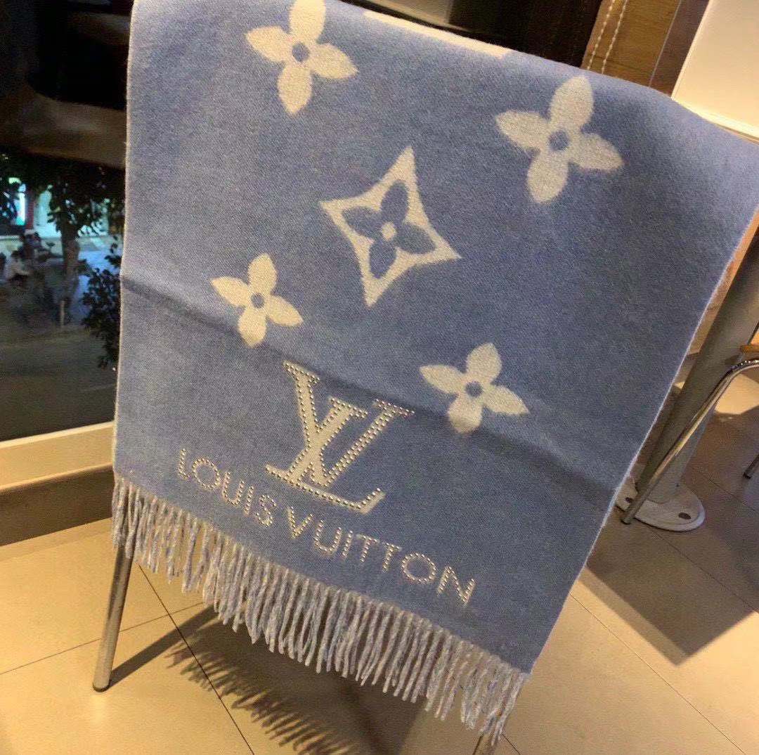 Louis Vuitton Studdy Reykjavik Scarf