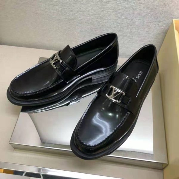 Louis Vuitton Men Major Loafer Glazed Calf Leather Silver LV Initials ...