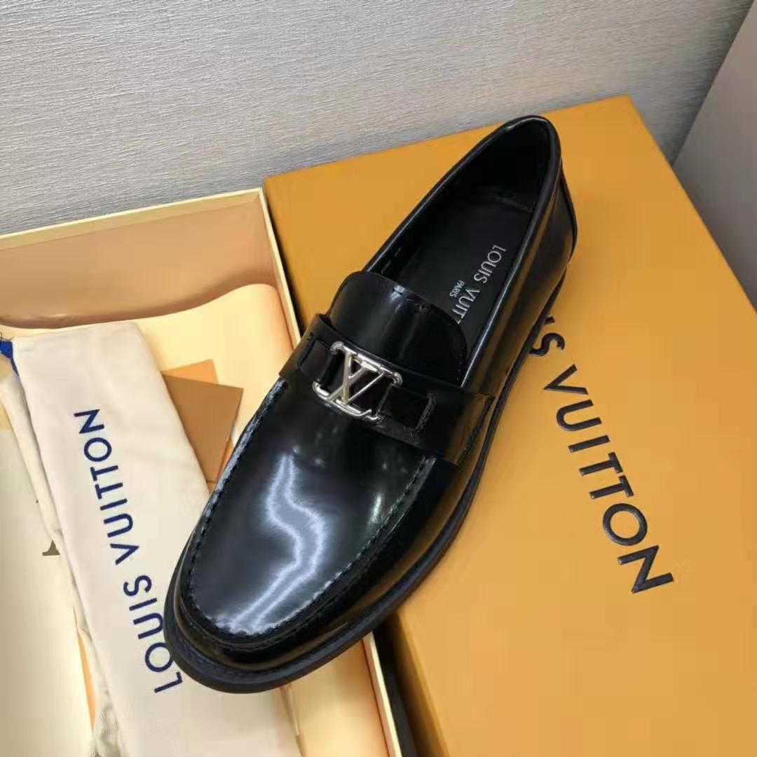 Louis Vuitton Men Major Loafer Glazed Calf Leather Silver Lv Initials