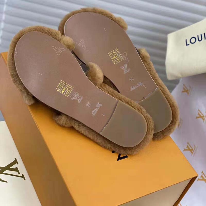 Louis Vuitton Mink Fur - 8 For Sale on 1stDibs  lv mink slippers, louis  vuitton mink fur slippers, louis vuitton monogram fur slippers