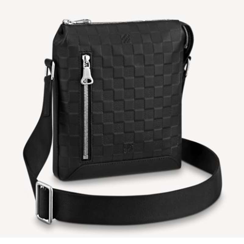 Discovery leather belt bag Louis Vuitton Black in Leather - 29591676