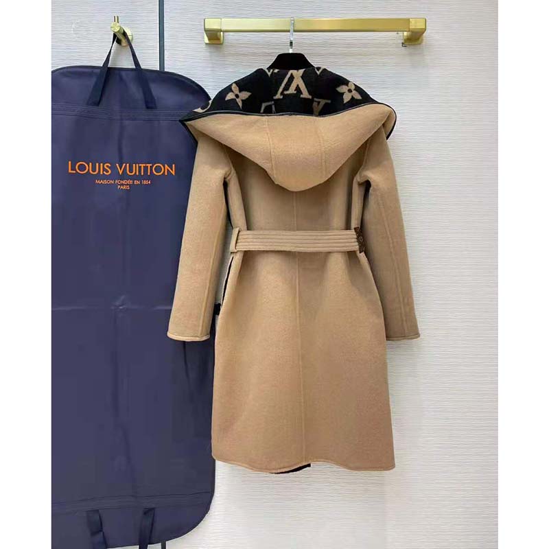 Wool coat Louis Vuitton Brown size M International in Wool - 35560939