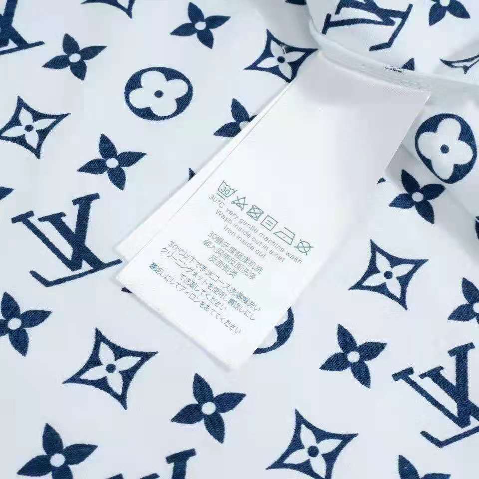 Shop Louis Vuitton Monogram Chain Plain Cotton Short Sleeves Logo T-Shirts ( TEE-SHIRT IMPRIME LV ESCALE, 1A8QDK 1A8QDL 1A8QDM, 1A8QDG 1A8QDH 1A8QDI  1A8QDJ) by Mikrie
