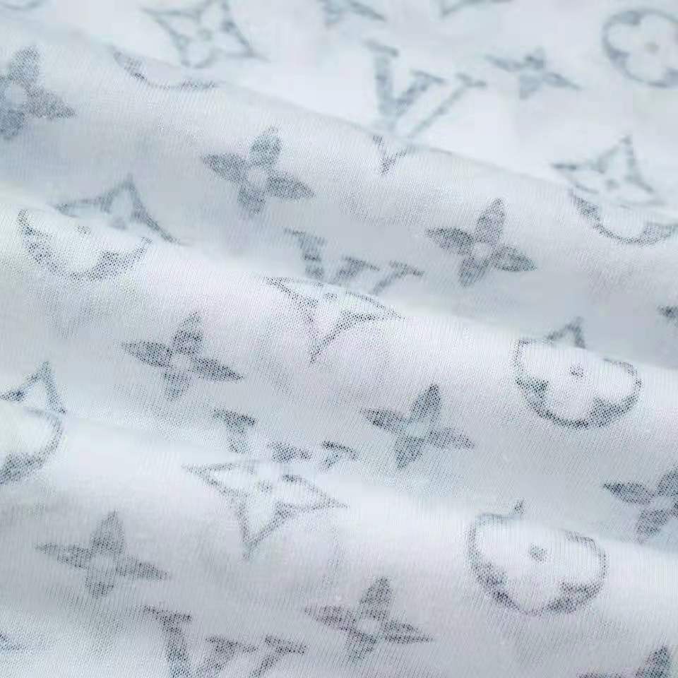 Shop Louis Vuitton Monogram Chain Plain Cotton Short Sleeves Logo T-Shirts ( TEE-SHIRT IMPRIME LV ESCALE, 1A8QDK 1A8QDL 1A8QDM, 1A8QDG 1A8QDH 1A8QDI  1A8QDJ) by Mikrie