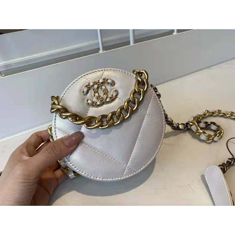 Chanel 19 clutch with chain - Shiny lambskin, gold-tone, silver