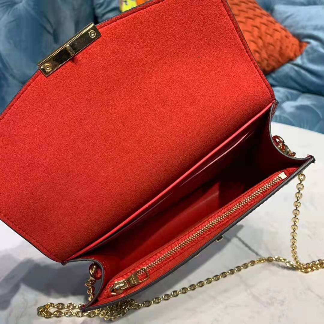M90517 Louis Vuitton LV Wynwood Chain Bag-Scarlet Red