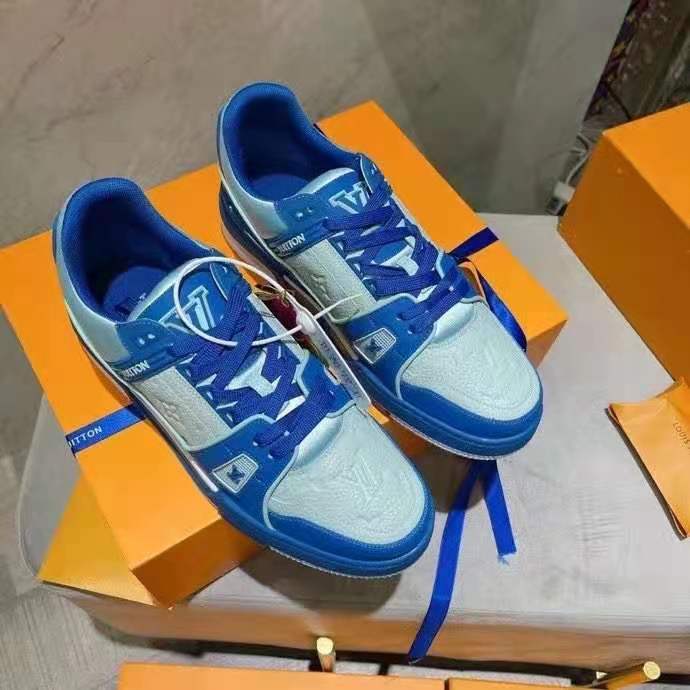 Lv trainer leather low trainers Louis Vuitton Blue size 42 EU in Leather -  35196506