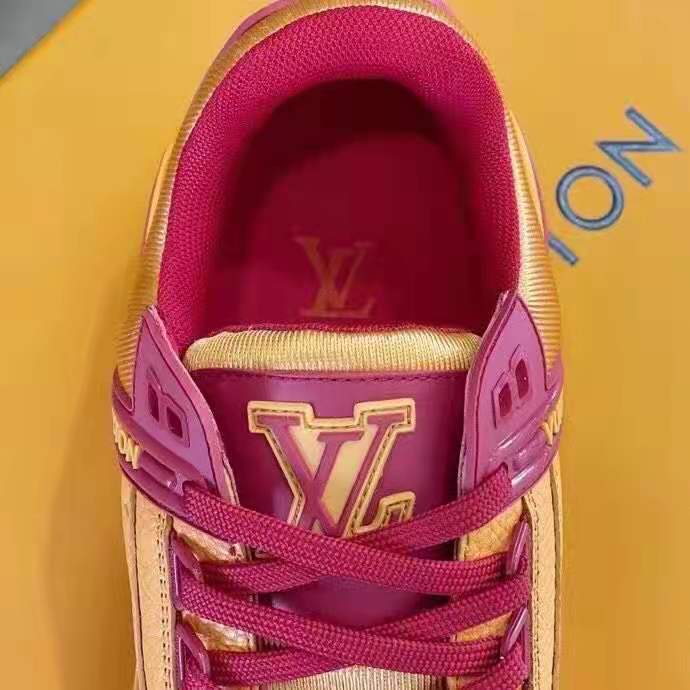 LV Trainer rose red is really great! LV shoes understand girls! #lvsho