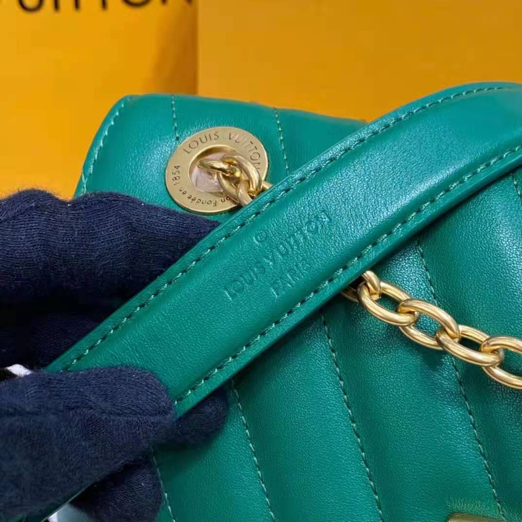 Louis Vuitton New Wave Chain Bag MM - Green Crossbody Bags, Handbags -  LOU795572
