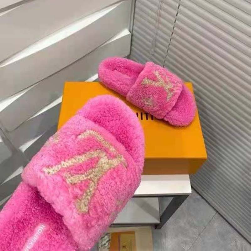 Louis Vuitton Size 39 Monogram Pink Shearling Paseo Sandals 3LV419C –  Bagriculture