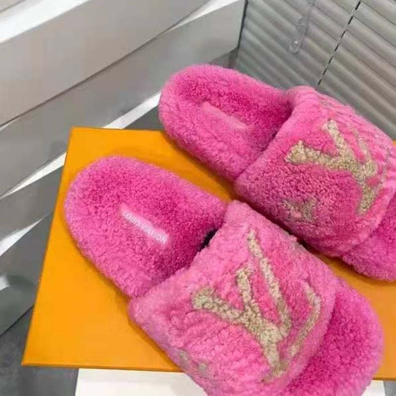 Replica Louis Vuitton Paseo Flat Comfort Mules In Pink Shearling