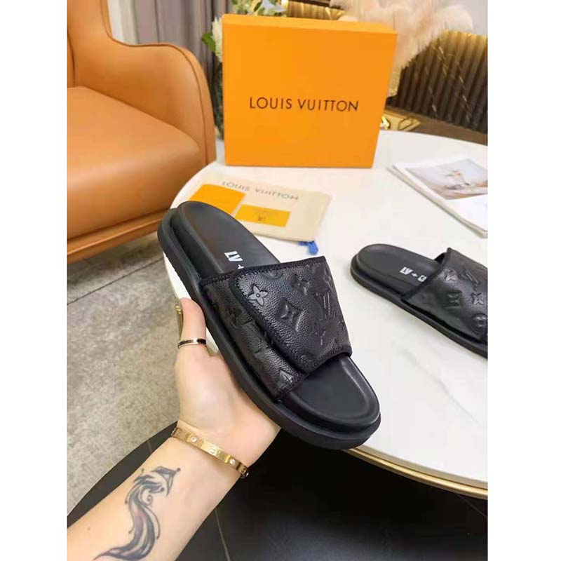 Sandales en cuir Louis Vuitton X NBA Noir taille 9.5 US en Cuir - 20249569