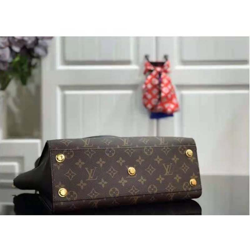LOUIS VUITTON LV On My Side PM M21546 Black Leather Women Handbag Retail  $4,350