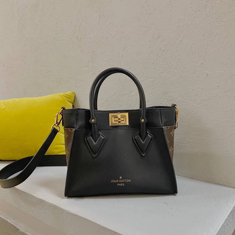Louis Vuitton LV Carryall PM Black leather ref.679464 - Joli Closet