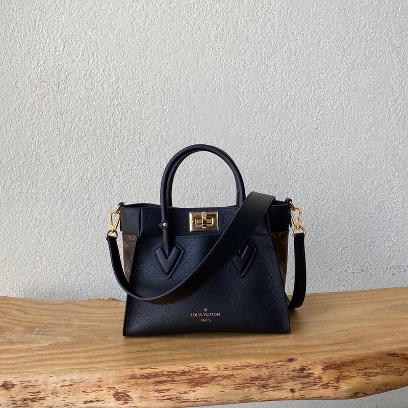 Louis Vuitton LV Carryall PM Black leather ref.679464 - Joli Closet