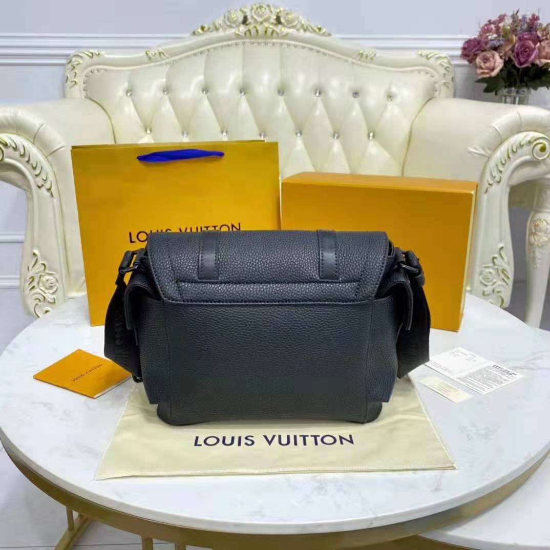 Louis Vuitton LV Unisex Christopher MM Backpack Black Taurillon Cowhide  Leather - LULUX