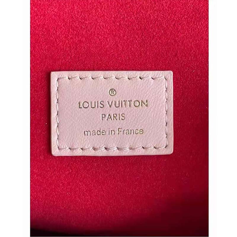 www.hkluxuryoutlet.com Lo*****@***** #LV Handbag #LV bag #Women fashion  #designer …