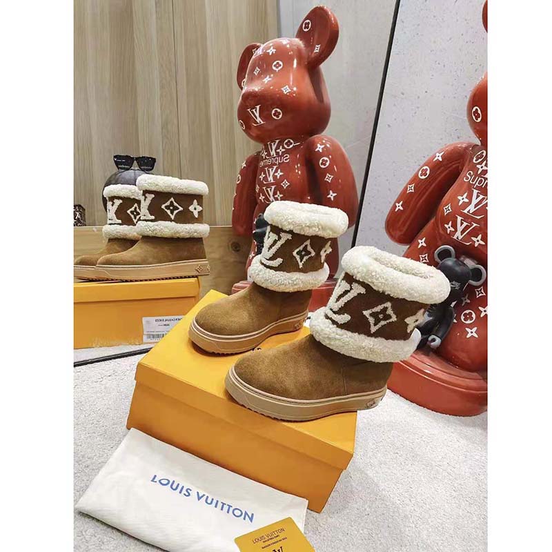 Snow boots Louis Vuitton Brown size 38.5 EU in Suede - 30508644