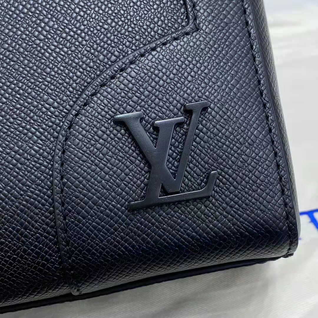 Shop Louis Vuitton TAIGA 2021-22FW Slim briefcase (M30810) by