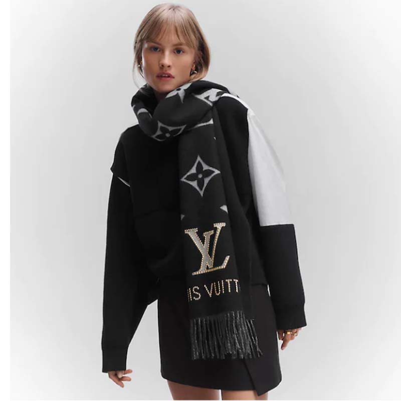 Louis Vuitton Mini Reykjavik Monogram Cashmere Scarf – Boutique LUC.S