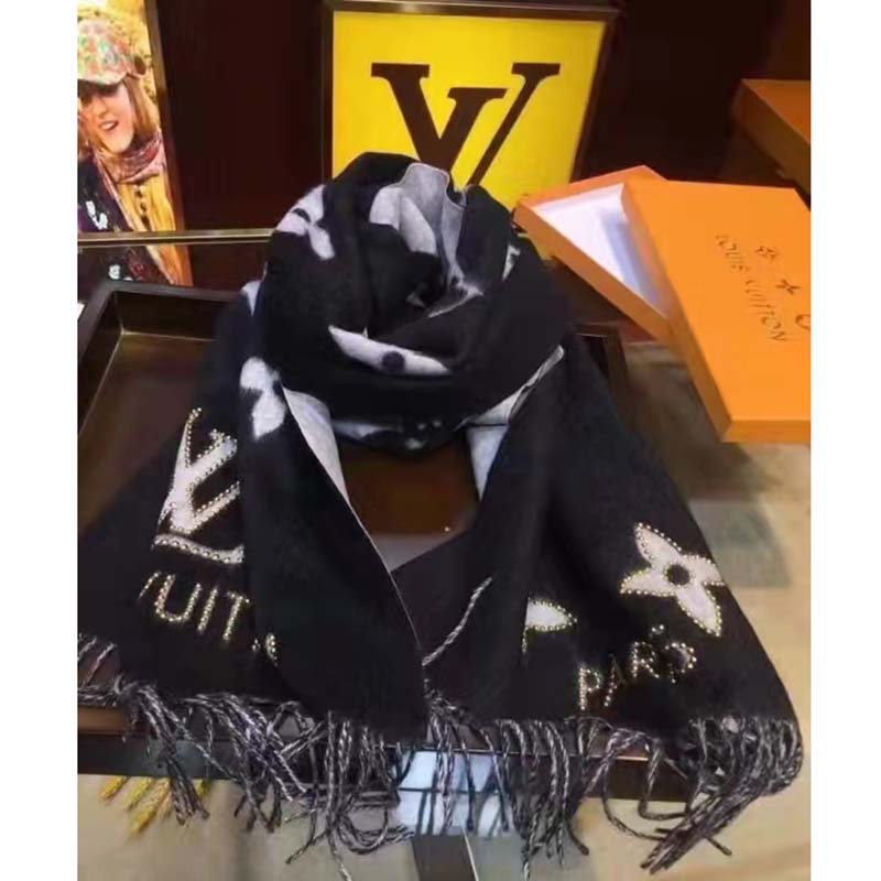 Louis Vuitton® Reykjavik Scarf Black. Size  Louis vuitton monogram shawl, Lv  scarf, Louis vuitton scarf