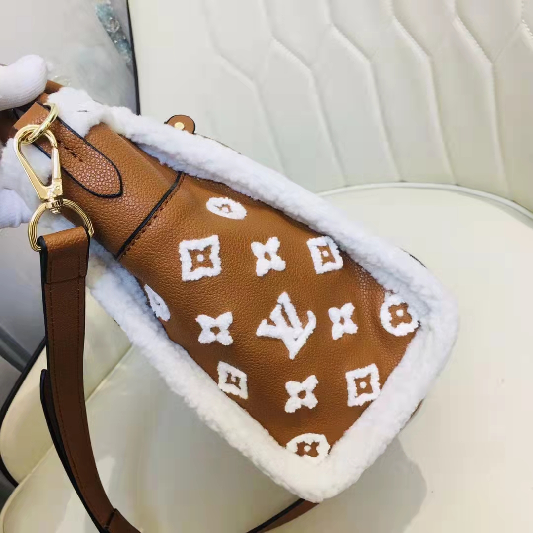 LOUIS VUITTON On My Side PM Bag Shearling M58918 Camel Crossbody Purse Auth  New