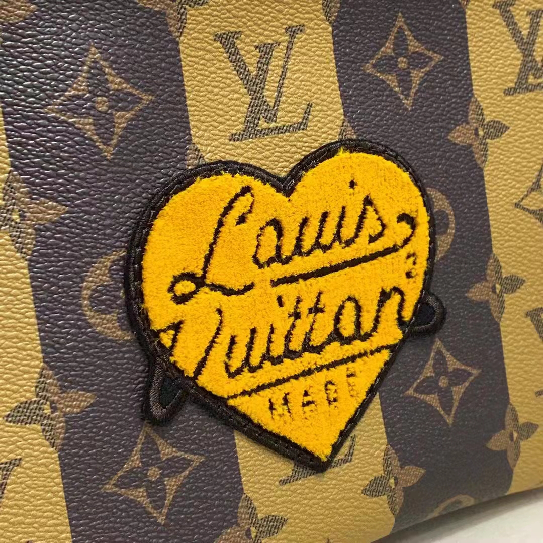 Shop Louis Vuitton MONOGRAM Louis Vuitton TRIO MESSENGER by Bellaris