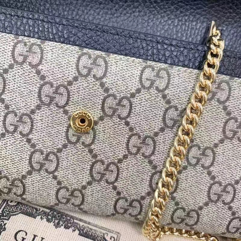 GUCCI Dollar Calfskin GG Supreme Monogram GG Marmont 6 Key Holder Case  Black Beige Ebony 1284360