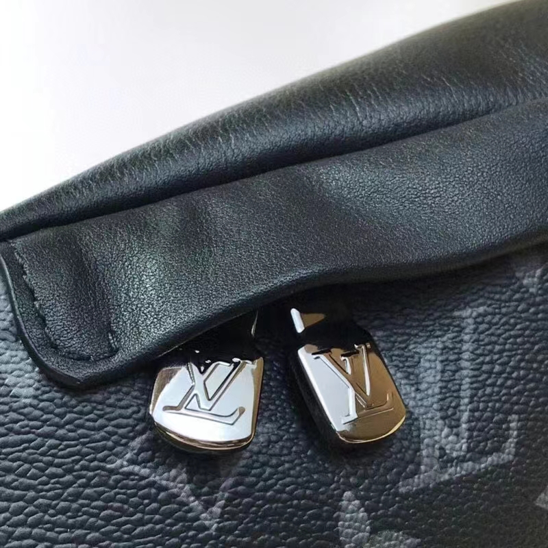 Black Louis Vuitton Monogram Eclipse Discovery Bum Bag – Designer Revival