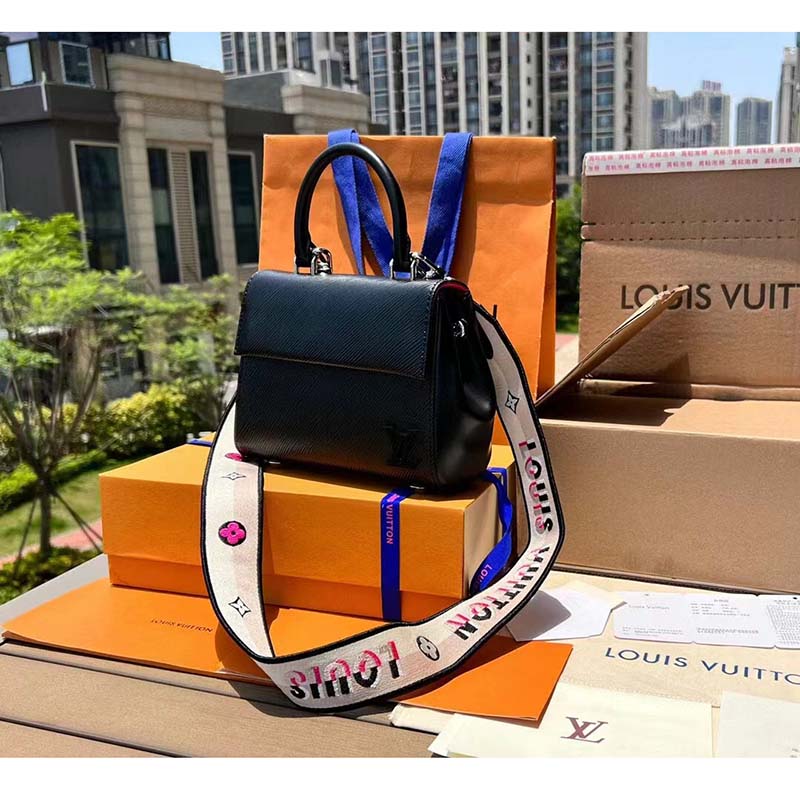 Louis Vuitton® Cluny Mini  Black leather handbags, Bags, Woman